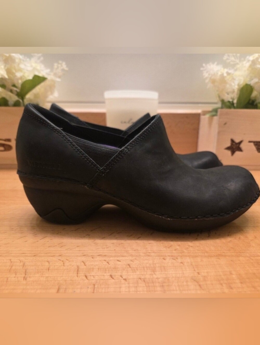 MERRELL 'Emma' Black Oiled Leather Wedge Heel Clogs Women's Sz. 6
